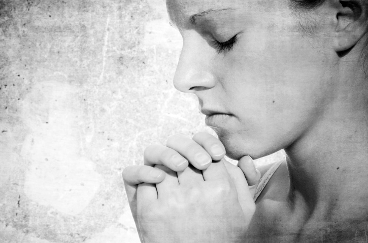 girl praying