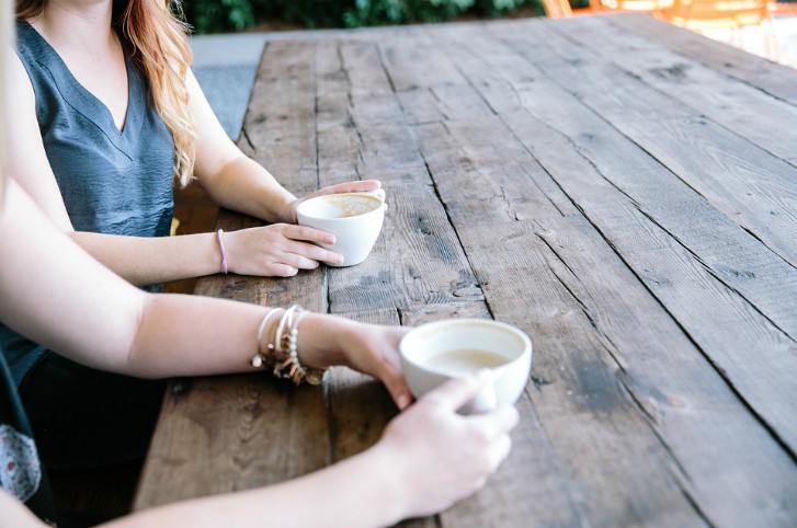 coffeetalkingwomen